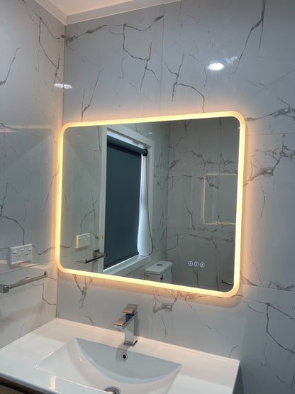 900x750MM ZEPHYR RECTANGLULAR LED MIRROR WITH ROUND EDGES