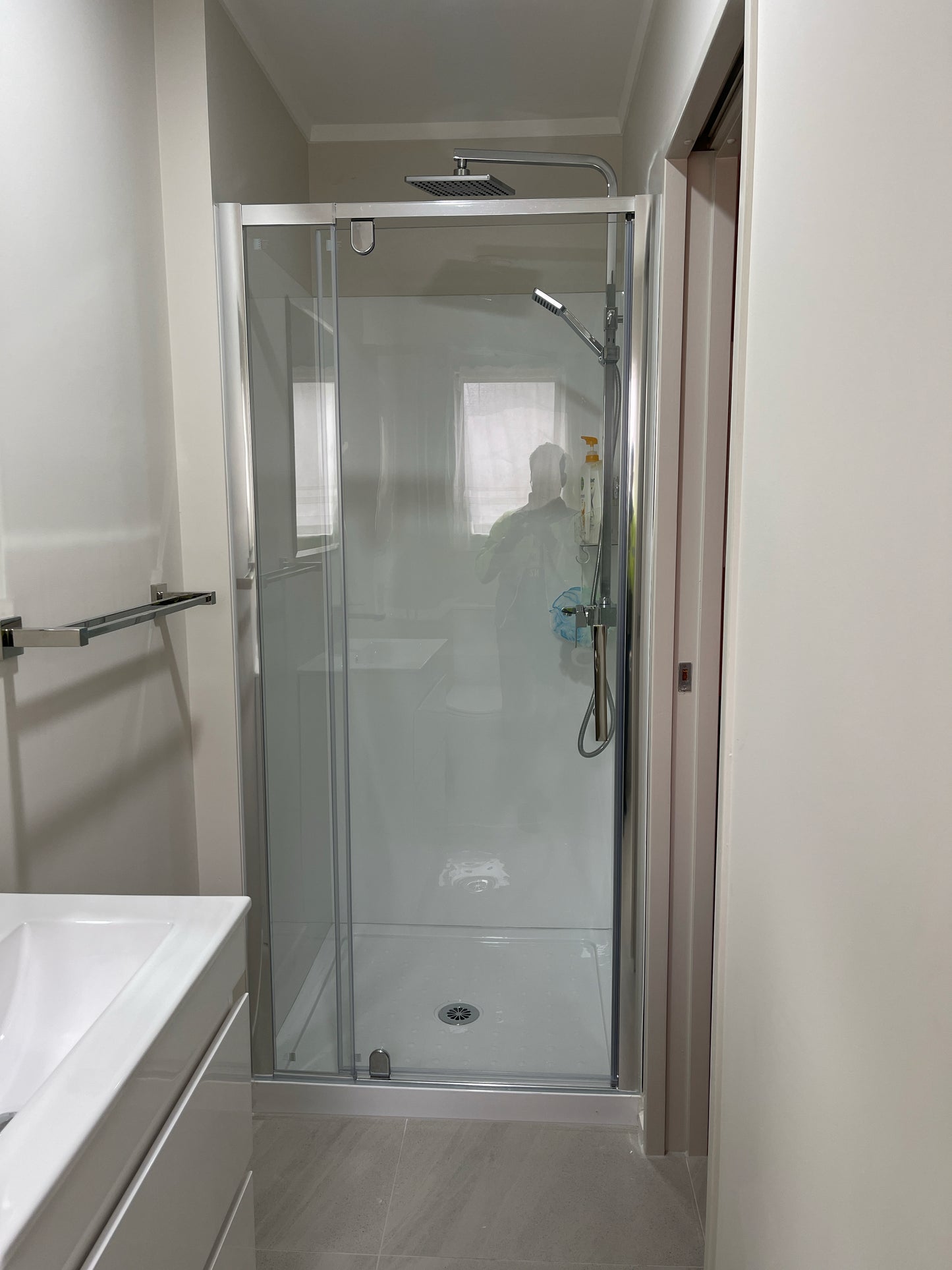 900x750x900MM ALCOVE 3 SIDED SHOWER ENCLOSURE WITH SWING DOOR - CHROME