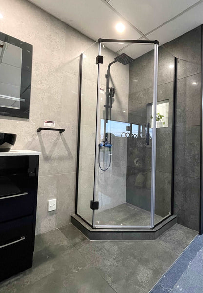 1000X1000MM BLACK DIAMOND FRAMELESS SHOWER GLASS